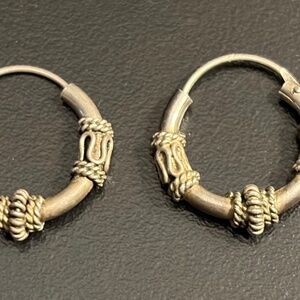 2.6 Grams Solid 925 Sterling Silver Earrings